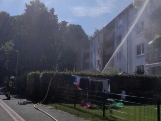 FW Bremerhaven: Wohnungsbrand in Leherheide