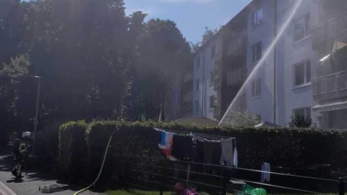 FW Bremerhaven: Wohnungsbrand in Leherheide