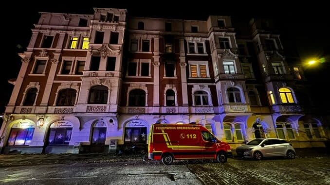 FW Bremerhaven: Wohnungsbrand in der Goethestraße