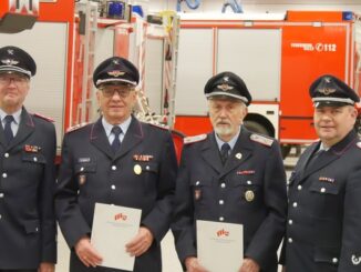 FW Celle: 110 Jahre Feuerwehr - Ehrung für langjährige Mitgliedschaften!