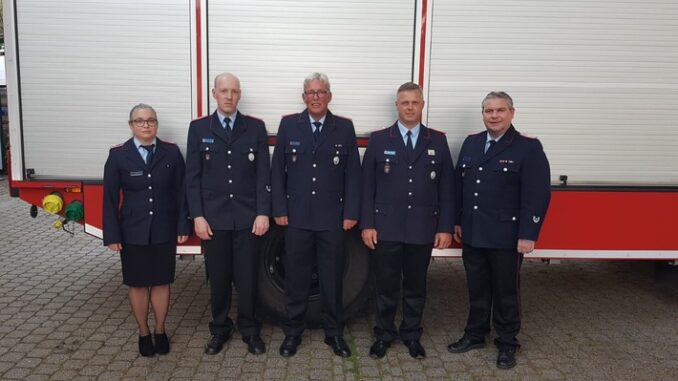 FW Celle: 45 Einsätze im Jahr 2021 - Mitgliederversammlung der Ortsfeuerwehr Altencelle / Wallheinke und Bruns zu Ehrenmitgliedern ernannt