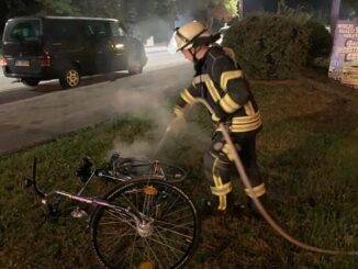 FW Celle: Brennt Fahrrad in Celle