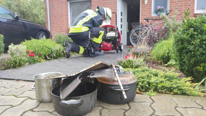 FW Celle: Feuer in Küche in Westercelle