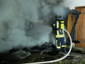 FW Celle: Feuer in der Denickestraße