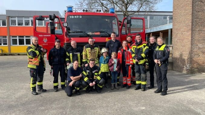 FW Celle: Kind mit Kopf eingeklemmt!