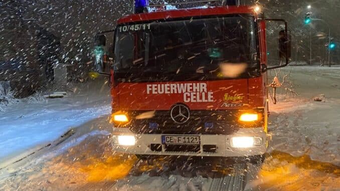 FW Celle: Mehrere wetterbedingte Einsätze aufgrund Schneefalls in Celle!