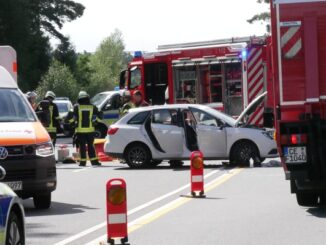 FW Celle: Verkehrsunfall auf der B3 - Zusammenstoß zwischen Motorrad und PKW