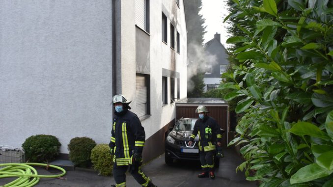 FW-DO: 17.08.2021 - FEUER IN DORTMUND-LOH Küchenbrand in Mehrfamilienhaus