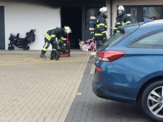 FW-DO: 20.12.2022 - FEUER IN MENGEDE Wohnungsbrand in Mehrfamilienhaus