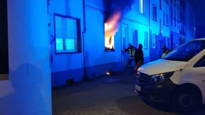 FW-DO: 23.03.2022 - FEUER IN DER NÖRDLICHEN INNENSTADT Zwei Wohnungen nach Feuer unbewohnbar
