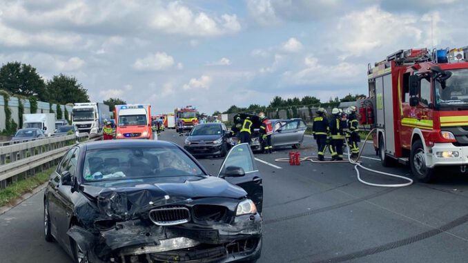 FW-DO: Dortmund-Mengede: Drei verletzte Personen nach Verkehrsunfall auf der BAB 2