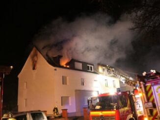 FW-DO: Feuer in Oestrich / 72-Jähriger bewusstlos aus brennender Wohnung gerettet