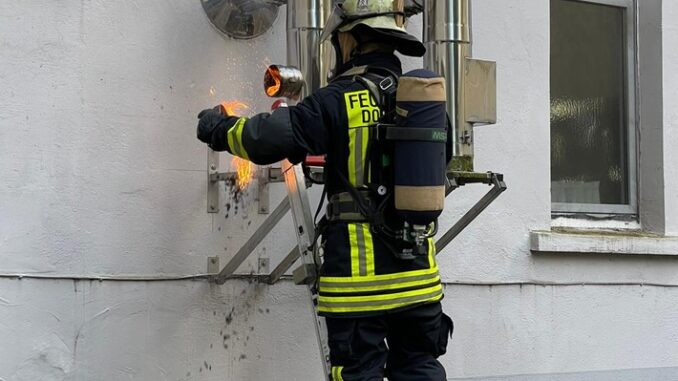 FW-DO: Kaminbrand bei Kaffee-Rösterei