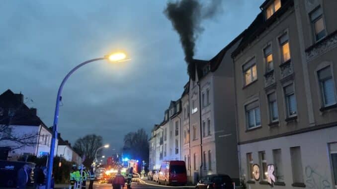 FW-DO: Keine Verletzten beim Wohnungsbrand in Dortmund-Huckarde