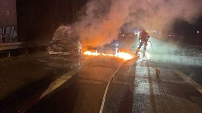 FW-DO: PKW-Brand auf der BAB 45 sorgt für Verkehrsbehinderungen