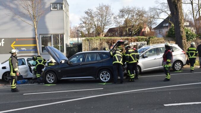 FW-DO: Schwerer Verkehrsunfall auf der Wittbräucker Straße mit vier Verletzten