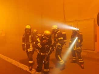 FW-DO: Sicherheitsübung im Straßentunnel B 236 in Dortmund-Wambel