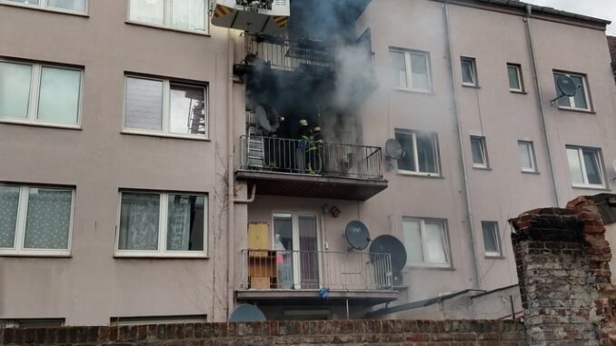 FW-DO: Starke Rauchentwicklung durch Balkonbrand