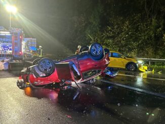 FW-DO: Verkehrsunfall auf der BAB45 - Auto bleibt auf dem Dach liegen