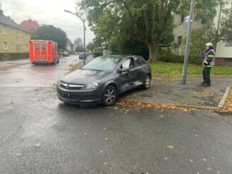 FW-DO: Verkehrsunfall in Wambel / Feuerwehr rettet eingeklemmte Person