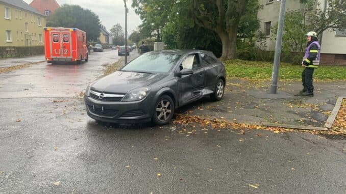 FW-DO: Verkehrsunfall in Wambel / Feuerwehr rettet eingeklemmte Person