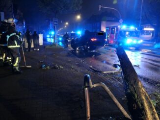 FW-DO: Verkehrsunfall mit drei Beteiligten in Dortmund Eving