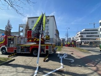 FW-DO: Wohnungsbrand in einem Mehrfamilienhaus