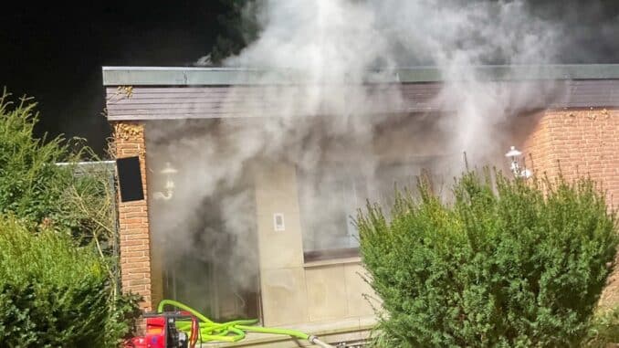 FW-DO: Zimmerbrand in der Südbecke in Brechten