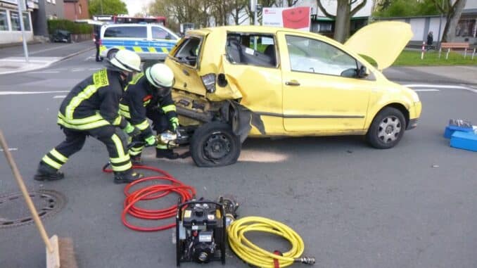FW-DO: Zwei Verletzte nach Verkehrsunfall auf der Bayrischen Straße