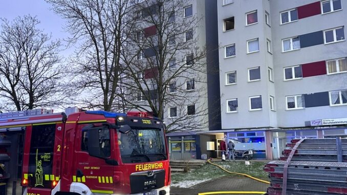 FW-DT: Brand im Hochhaus