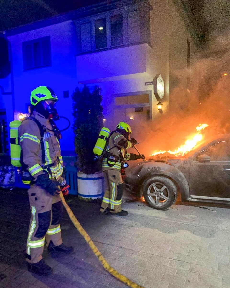 FW-DT: PKW-Brand an der Hornschen Straße