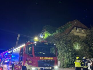 FW-DT: Rauchentwicklung ruft Feuerwehr auf Plan