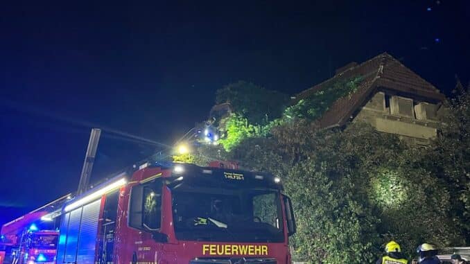 FW-DT: Rauchentwicklung ruft Feuerwehr auf Plan