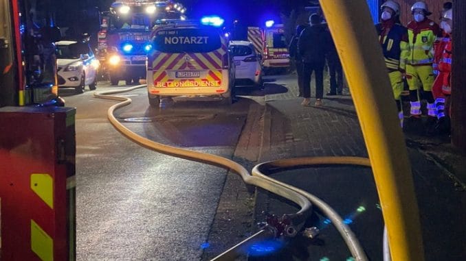 FW-DT: Wohnungsbrand - Eine verletzte Person