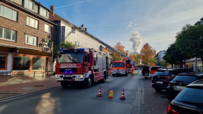 FW Datteln: Qualmende Kaffeeröstmaschine löst Großeinsatz aus.