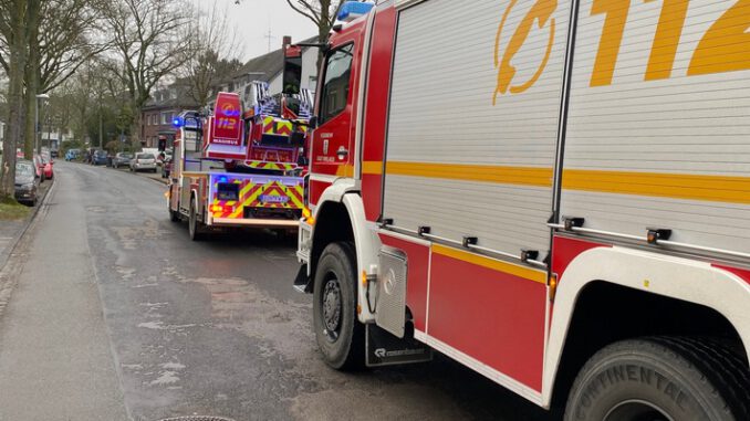 FW Dinslaken: Ausgelöste Brandmeldeanlage sorgte für Feuerwehreinsatz