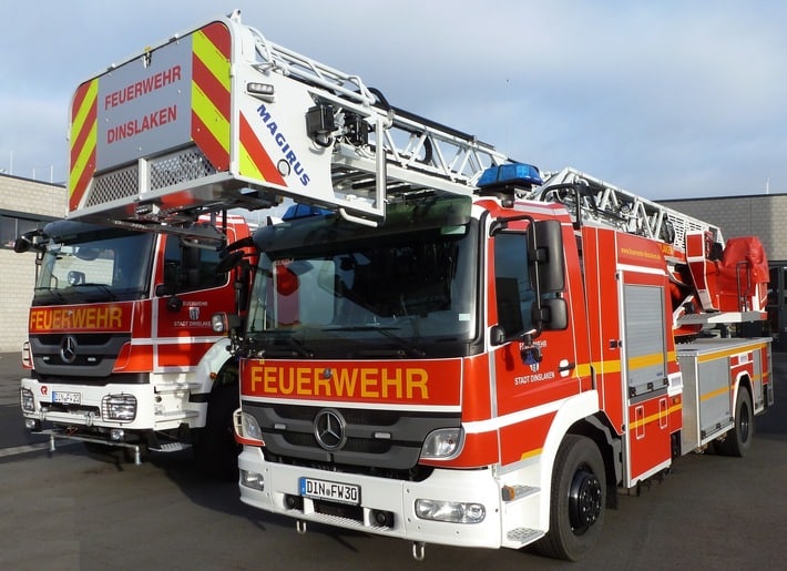 FW Dinslaken: Feuer Person in Gefahr