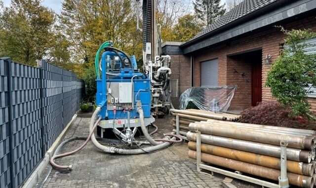 FW Dinslaken: Gasleckage durch Bohrarbeiten