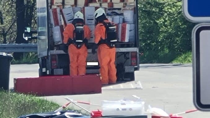 FW Dinslaken: Gefahrguteinsatz BAB 3 Rastplatz Sippenwies