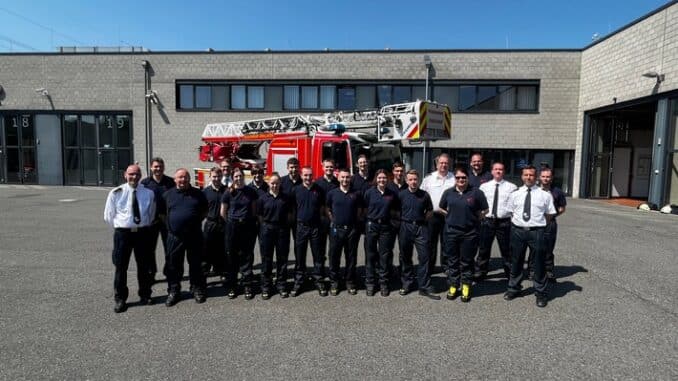FW Dinslaken: Neue Einsatzkräfte für die Feuerwehr Dinslaken