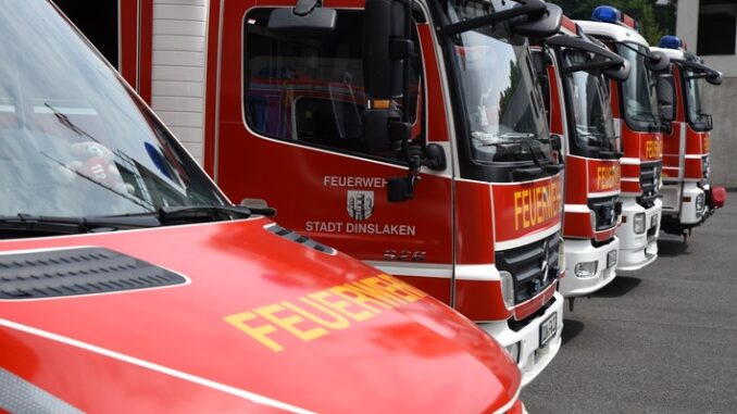 FW Dinslaken: Sturmböen sorgten für Einsätze der Feuerwehr