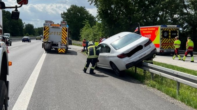 FW Dinslaken: Verkehrsunfall BAB3
