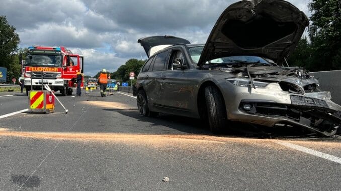 FW Dinslaken: Verkehrsunfall auf der BAB 3