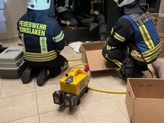 FW Dinslaken: Wildvogelrettung durch die Feuerwehr