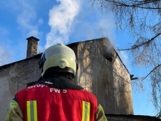 FW Dresden: Brand in einem leerstehenden Gebäude