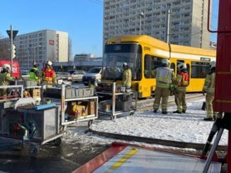 FW Dresden: Straßenbahnhilfeleistung in der Innenstadt von Dresden