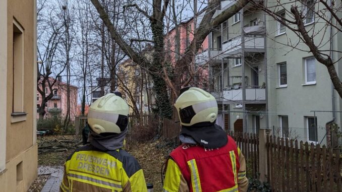 FW Dresden: Sturmtief über Dresden - mehrere Feuerwehreinsätze
