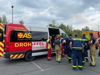 FW Dresden: Update zum Großbrand im Industriegelände