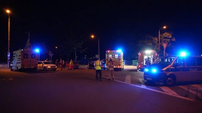 FW Dresden: Verkehrsunfall mit Verletzten neben der Feuer- und Rettungswache Altstadt