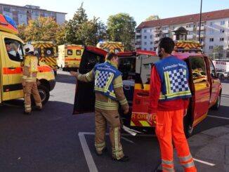 FW Dresden: Wohnungsbrand mit brandverletzer Person